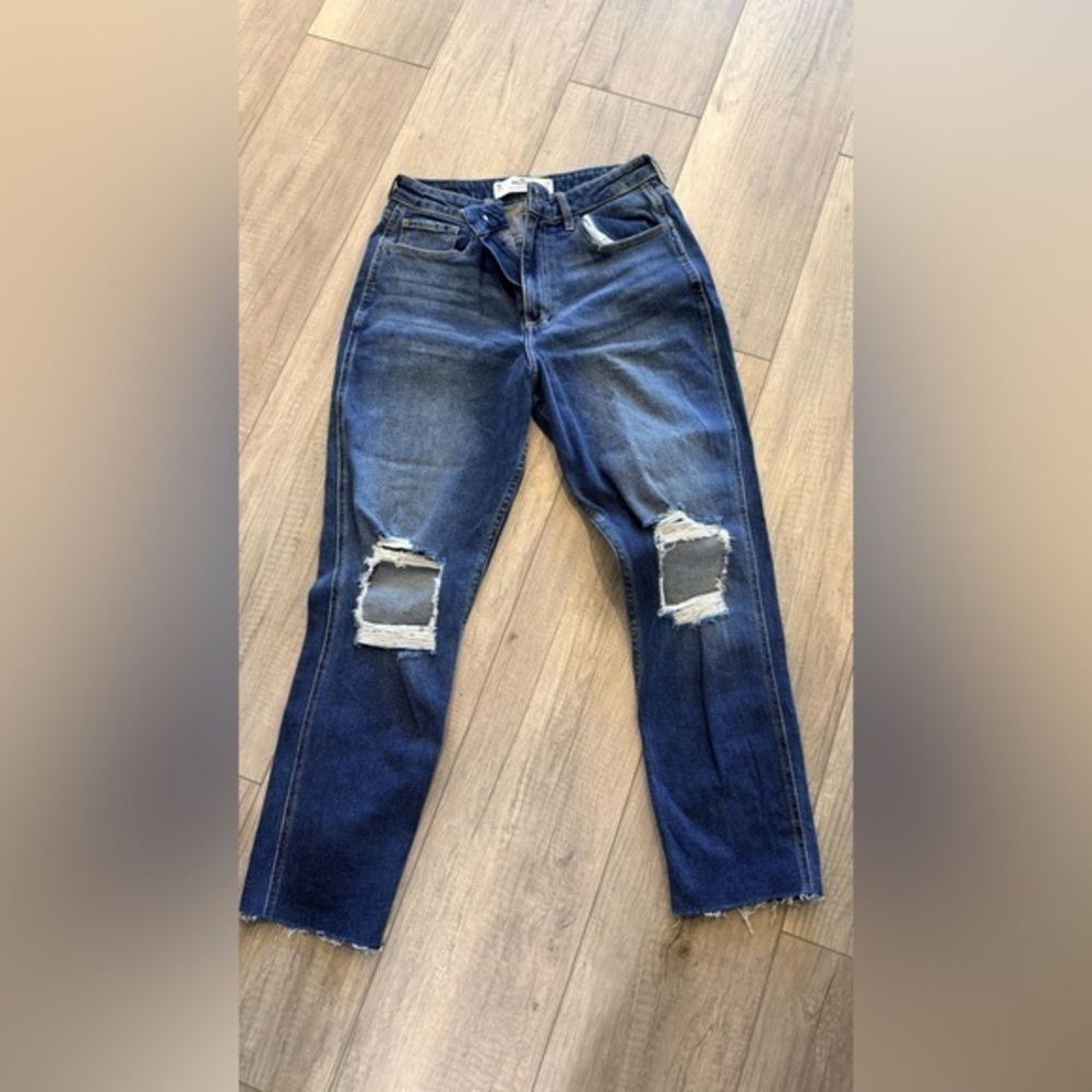 Hollister Curvy High-Rise Blue Jeans - Picture 2 of 4